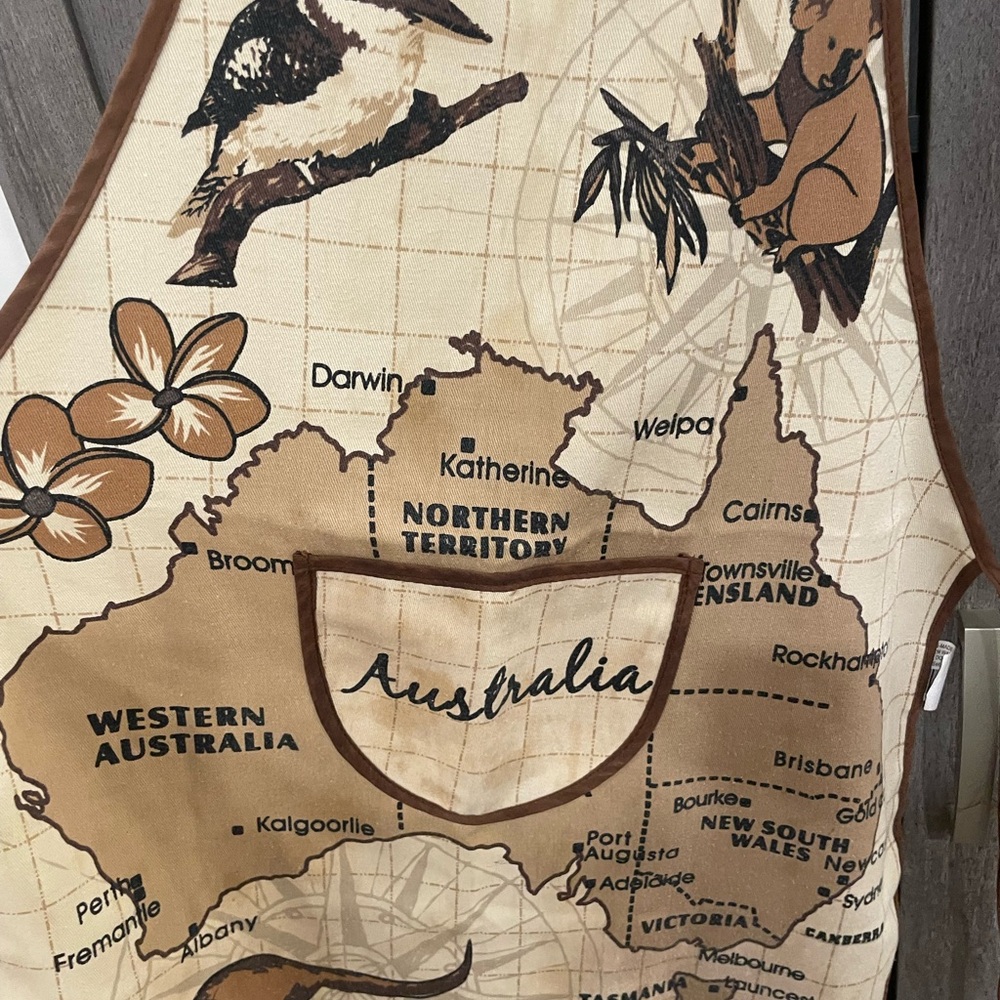 Australia Map Apron with Brown Accents - Picture 3 of 4